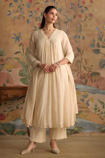 Kritika Dawar Tahira Print Chanderi Kurta Set