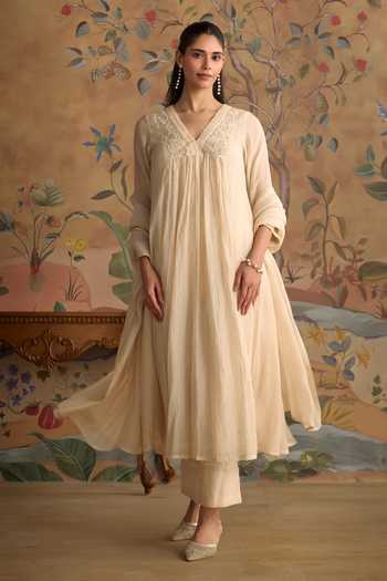 Buy Kritika Dawar Ivory Chanderi, Cotton V-neck Tahira Print Kurta Set Online at Aza Fashions Buy_Kritika Dawar_Ivory Chanderi, Cotton V-neck Tahira Print Kurta Set _Online_at_Aza_Fashions