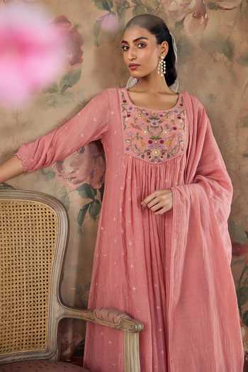 Buy Kritika Dawar Pink Chanderi, Cotton Square Neck, Yes Phool Embroidered Kurta Set Buy_Kritika Dawar_Pink Chanderi, Cotton Square Neck, Yes Phool Embroidered Kurta Set