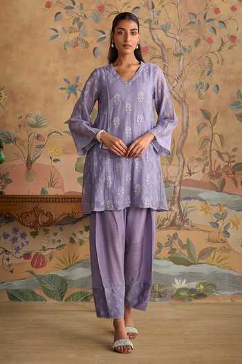 Kritika Dawar Avira Embroidered Kurta & Pant Set