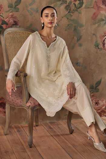 Shop Kritika Dawar Ivory Chanderi, Cotton V-neck Sabeen Kurta And Pant Set Shop_Kritika Dawar_Ivory Chanderi, Cotton V-neck Sabeen Kurta And Pant Set