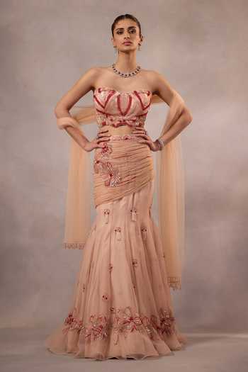 Shop One Knot One By Ashna Pink Organza, Tulle Sweetheart Neck Hand Embroidered Lehenga Set Online at Aza Fashions Shop_One Knot One By Ashna_Pink Organza, Tulle Sweetheart Neck Hand Embroidered Lehenga Set _Online_at_Aza_Fashions