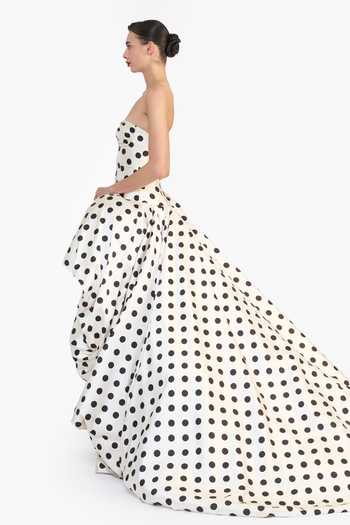 Buy Gauri & Nainika Ivory Sweetheart Neck Printed High Low Gown Buy_Gauri & Nainika_Ivory Sweetheart Neck Printed High Low Gown