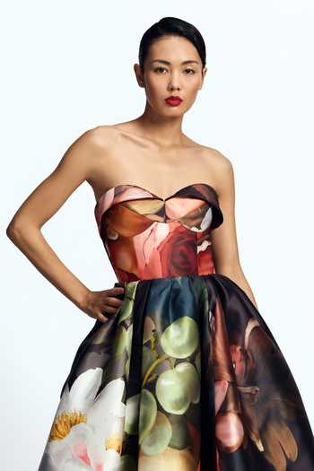 Buy_Gauri & Nainika_Black Sweetheart Neck Floral Print Draped Gown _Online_at_Aza_Fashions