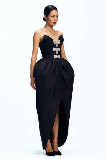 Shop_Gauri & Nainika_Black Silk Sweetheart Neck Sculpted Strapless Dress _Online_at_Aza_Fashions