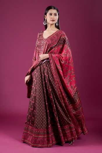 Samyukta Singhania Red Polyester, Chinon Scoop Neck Floral Print Anarkali And Dupatta Set at Aza Fashions Samyukta Singhania_Red Polyester, Chinon Scoop Neck Floral Print Anarkali And Dupatta Set _at_Aza_Fashions