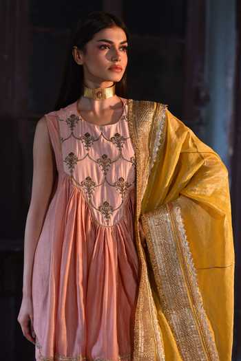 Shorshe Clothing Yellow Tissue Amaal Bordered Dupatta Online at Aza Fashions Shorshe Clothing_Yellow Tissue Amaal Bordered Dupatta _Online_at_Aza_Fashions