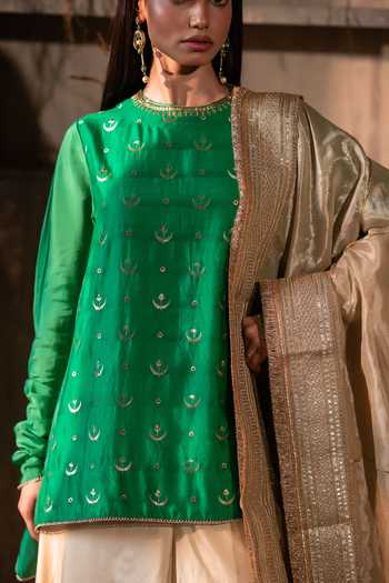 Shorshe Clothing Emerald Green Silk, Brocade Round Neck Chandphool Shabana Kurta And Gharara Set at Aza Fashions Shorshe Clothing_Emerald Green Silk, Brocade Round Neck Chandphool Shabana Kurta And Gharara Set _at_Aza_Fashions