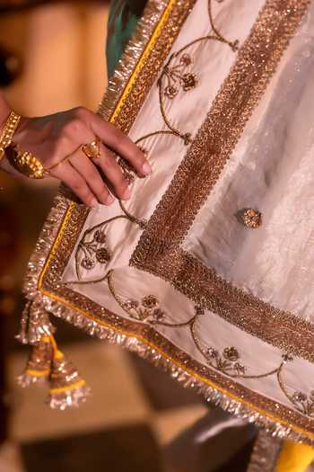 Shop Shorshe Clothing Ivory Tissue Jalsa Embroidered Saree Online at Aza Fashions Shop_Shorshe Clothing_Ivory Tissue Jalsa Embroidered Saree _Online_at_Aza_Fashions
