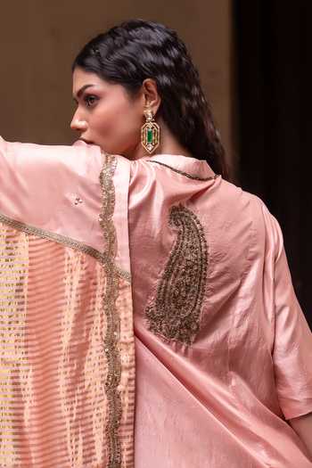 Shorshe Clothing Pink Silk, Crepe, Lace V-neck Shaheen Embellished Patchwork Kurta at Aza Fashions Shorshe Clothing_Pink Silk, Crepe, Lace V-neck Shaheen Embellished Patchwork Kurta _at_Aza_Fashions
