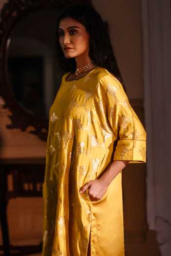 Shorshe Clothing Shahi Kurta With Dusty Pink Cigarette Pant