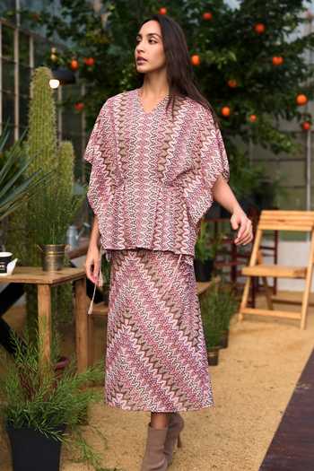 Buy_Dash And Dot_Multi Color Polyester V-neck Chevron Knit Pattern Kaftan And Skirt Set _Online_at_Aza_Fashions