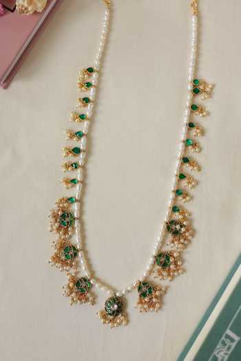 Do Taara Green Kundan Embellished Necklace 