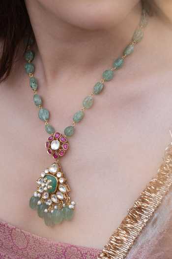 Do Taara Green Polki Embellished Pendant Necklace Set Online at Aza Fashions Do Taara_Green Polki Embellished Pendant Necklace Set _Online_at_Aza_Fashions