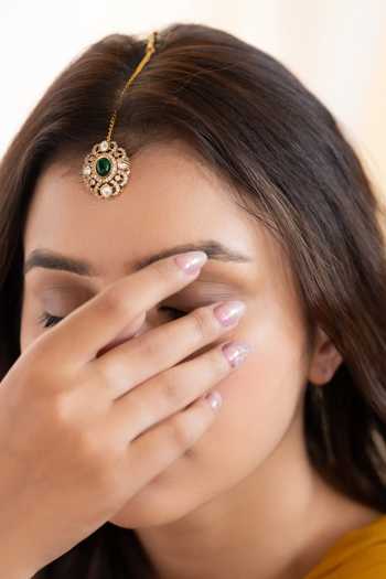 Do Taara Green Polki Embellished Maangtikka