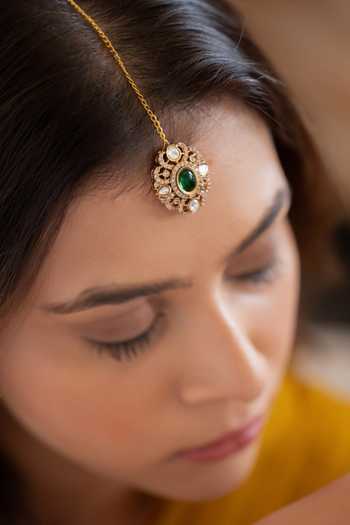 Do Taara Green Polki Embellished Maangtikka