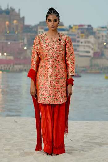 Eraaya by Ratika J Red Silk, Satin, Organza Round Neck Embroidered Banarasi Brocade Kurta Set Online at Aza Fashions Eraaya by Ratika J_Red Silk, Satin, Organza Round Neck Embroidered Banarasi Brocade Kurta Set _Online_at_Aza_Fashions