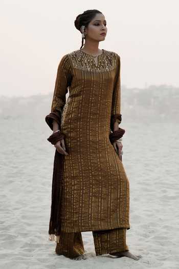 Shop Eraaya by Ratika J Brown Silk, Organza Round Neck Banarasi Embroidered Long Kurta Set Shop_Eraaya by Ratika J_Brown Silk, Organza Round Neck Banarasi Embroidered Long Kurta Set