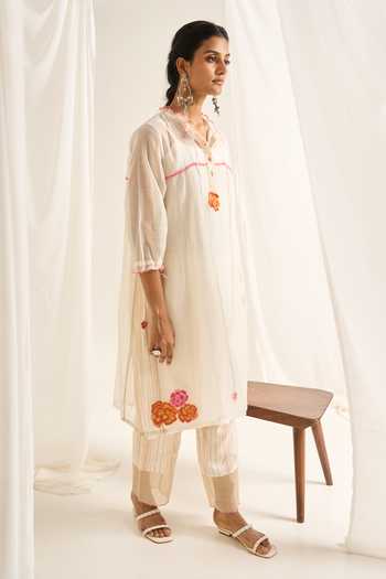 Buy Himani Punatar Off White Chanderi, Cotton V-neck, Trifloral Tangle Embroidered Kurta And Pant Set Online at Aza Fashions Buy_Himani Punatar_Off White Chanderi, Cotton V-neck, Trifloral Tangle Embroidered Kurta And Pant Set _Online_at_Aza_Fashions