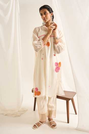 Himani Punatar Trifloral Tangle Embroidered Kurta & Pant Set 