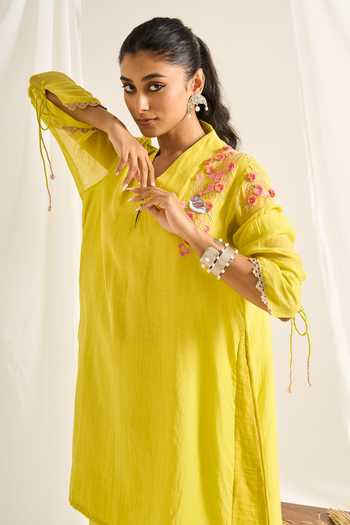 Himani Punatar Bird Button Embroidered Kurta Set 