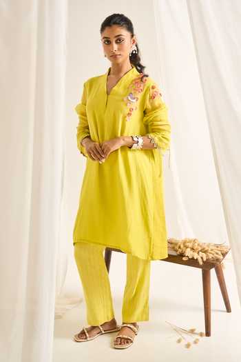 Himani Punatar Bird Button Embroidered Kurta Set 