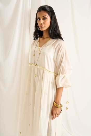 Himani Punatar_Off White Chanderi Daisy Embroidered Kaftan Dress _Online_at_Aza_Fashions