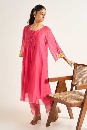 Himani Punatar Garden Embroidered Kurta & Pant Set 