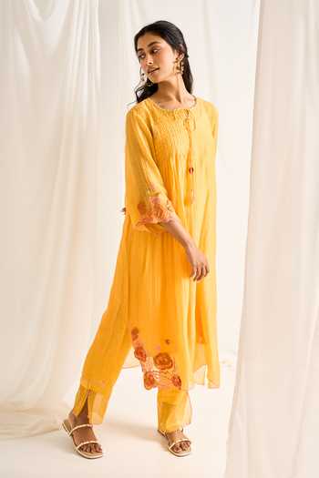 Himani Punatar Chanderi Garden Embroidered Kurta & Pant Set 