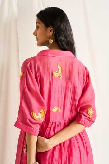 Himani Punatar Embroidered Chanderi Kurta & Pant Set 