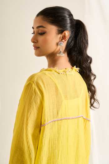 Himani Punatar Trifloral Tangle Chanderi Kurta & Pant Set 