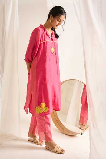 Himani Punatar Embroidered Trifloral Tangle Chanderi Kurta Set 