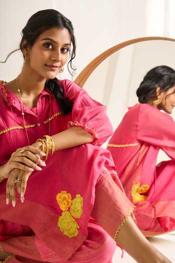 Himani Punatar Embroidered Trifloral Tangle Chanderi Kurta Set 
