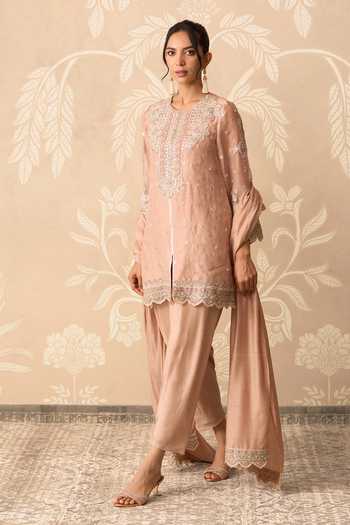 Shop Ridhi Mehra Peach Organza, Silk Round Neck, Yes Zehn Embroidered Kurta Salwar Set Online at Aza Fashions Shop_Ridhi Mehra_Peach Organza, Silk Round Neck, Yes Zehn Embroidered Kurta Salwar Set _Online_at_Aza_Fashions