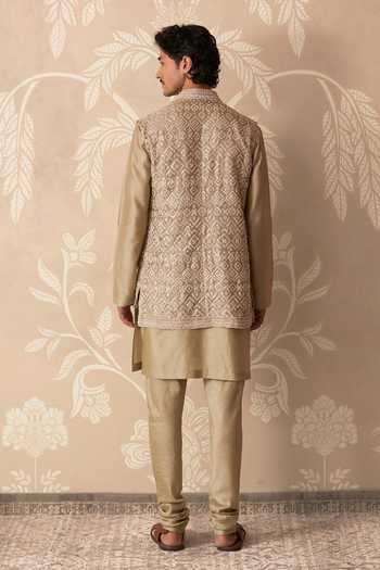 Ridhi Mehra Riyasat Embroidered Bundi & Kurta Set 