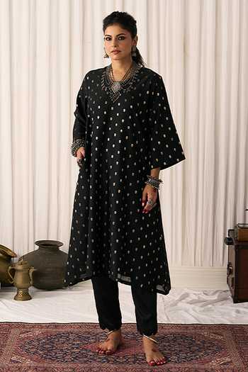 Buy Five Point Five Black Chanderi Keyhole Neck, Yes Noor Woven Kurta Set Buy_Five Point Five_Black Chanderi Keyhole Neck, Yes Noor Woven Kurta Set