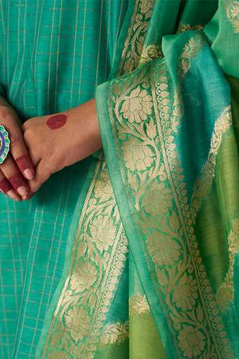 Buy_Five Point Five_Green Chanderi V-neck, Yes Radha Woven Kurta Set 