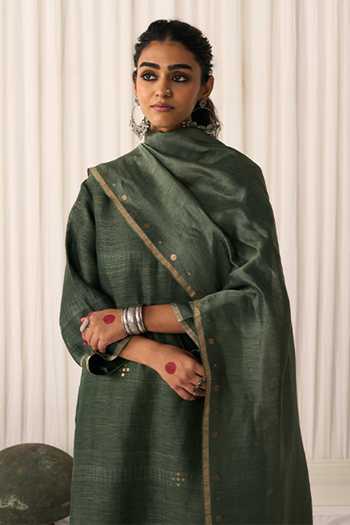 Five Point Five_Green Silk, Linen Round Neck, Yes Bindu Woven Kurta Set _at_Aza_Fashions