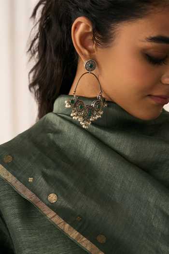 Buy_Five Point Five_Green Silk, Linen Round Neck, Yes Bindu Woven Kurta Set 