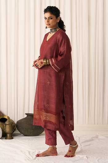 Five Point Five Maroon Silk, Linen V-neck Bindu Woven Kurta Set Online at Aza Fashions Five Point Five_Maroon Silk, Linen V-neck Bindu Woven Kurta Set _Online_at_Aza_Fashions