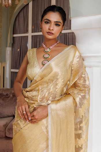 Shop Geroo Jaipur Gold Tissue V-neck Banarasi Saree Set Shop_Geroo Jaipur_Gold Tissue V-neck Banarasi Saree Set