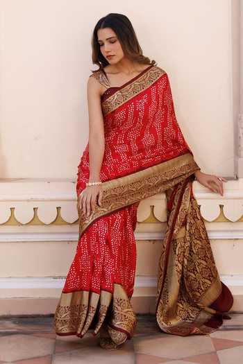 Geroo Jaipur_Red Silk One Shoulder Bandhani Gajji Saree Set _Online_at_Aza_Fashions