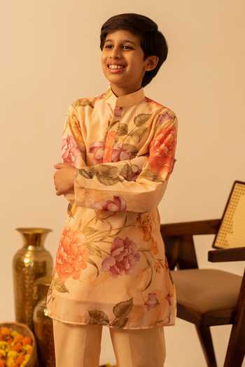 Shop_Pomcha Jaipur_Peach Muslin Floral Print Kurta Set _Online_at_Aza_Fashions