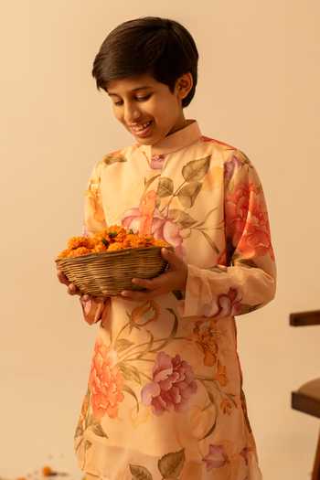 Pomcha Jaipur_Peach Muslin Floral Print Kurta Set _at_Aza_Fashions