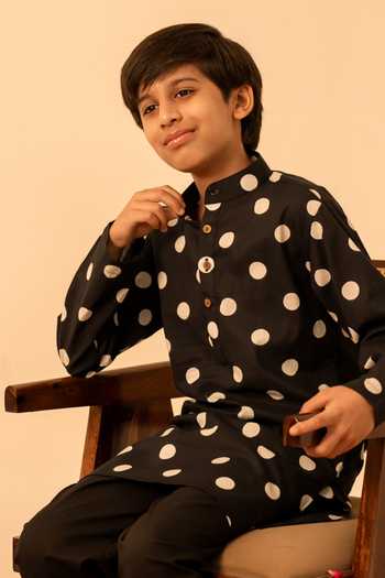 Pomcha Jaipur_Black Cotton Polka Dot Print Kurta Set _Online_at_Aza_Fashions