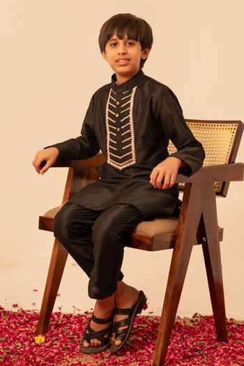 Shop Pomcha Jaipur Black Silk, Cotton Kurta Set Shop_Pomcha Jaipur_Black Silk, Cotton Kurta Set