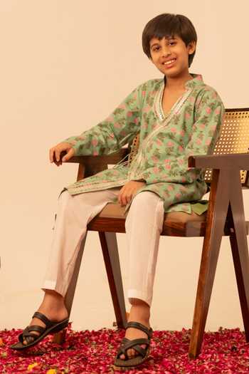Shop Pomcha Jaipur Green Cotton Block Print Kurta Set Online at Aza Fashions Shop_Pomcha Jaipur_Green Cotton Block Print Kurta Set _Online_at_Aza_Fashions