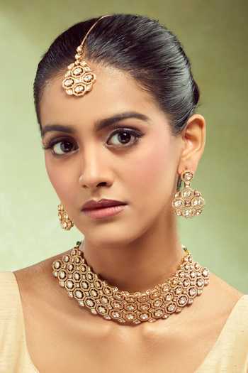 Shop Nazaakat By Samara Singh White Stones Gold And Brass Jewellery Set Shop_Nazaakat By Samara Singh_White Stones Gold And Brass Jewellery Set