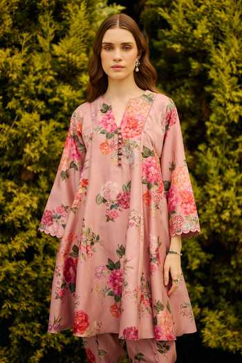 Buy_Ridhi Mehra_Pink Chanderi Split V-neck Floral Print Kurta And Dhoti Pant Set _Online_at_Aza_Fashions