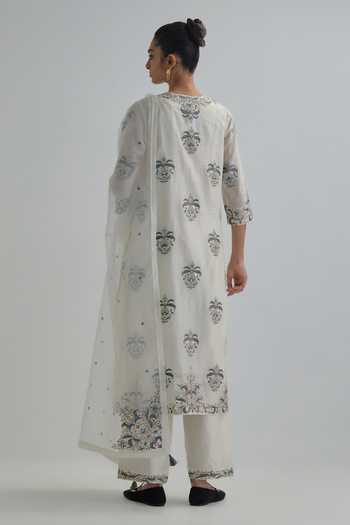 Kora Off White , Chanderi, Cotton, Organza Floral Butti Pattern Kurta Set Online at Aza Fashions Kora_Off White , Chanderi, Cotton, Organza Floral Butti Pattern Kurta Set _Online_at_Aza_Fashions